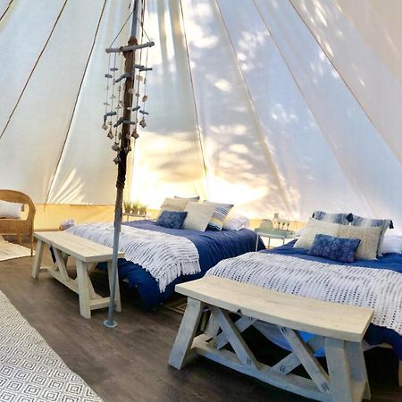 The Happy Bell Tent Nanaimo Exteriör bild