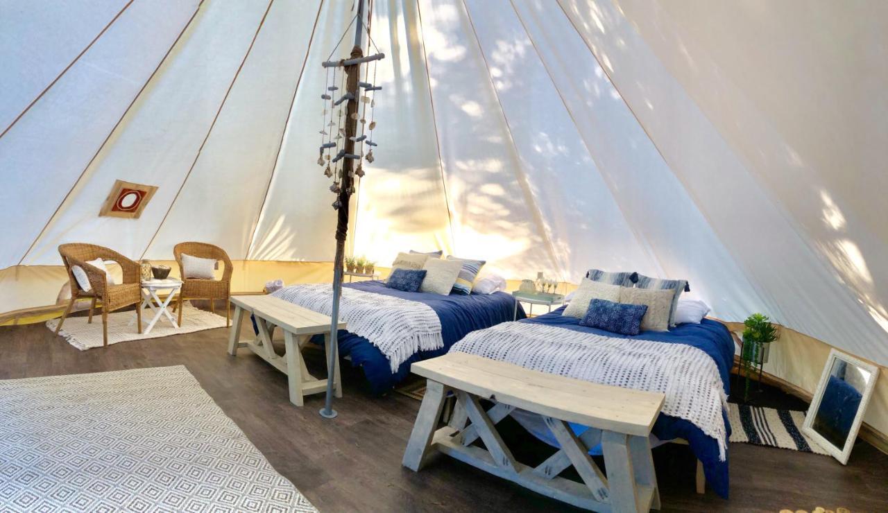 The Happy Bell Tent Nanaimo Exteriör bild